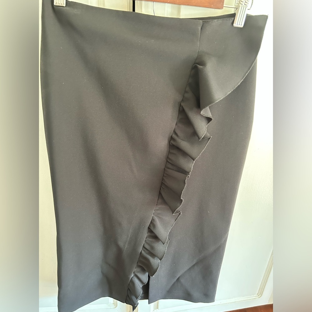 Zara skirt with ruffle